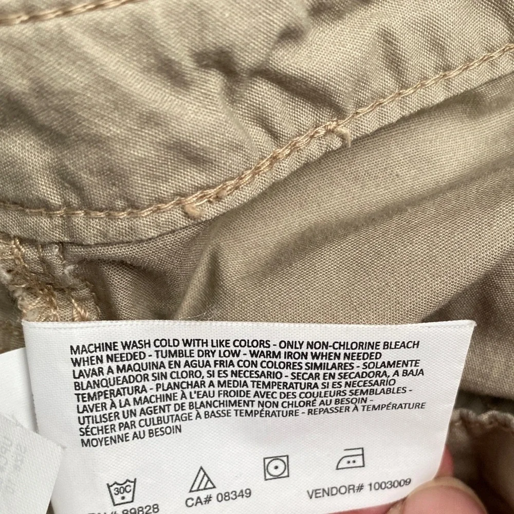 Gloria Vanderbilt Women's Beige Bermuda Shorts